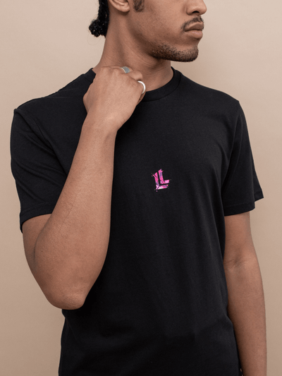 T-shirt essential Limitlex nera con logo sul petto.